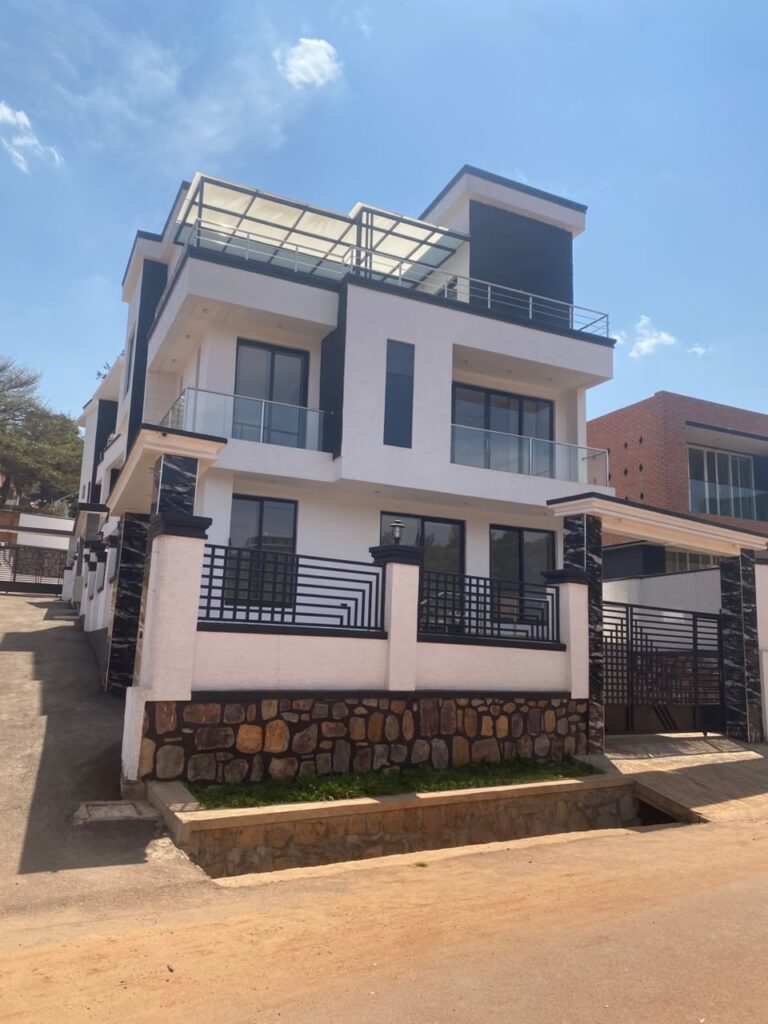 Modern 6-Bedroom House with Rooftop Terrace in Kimihurura